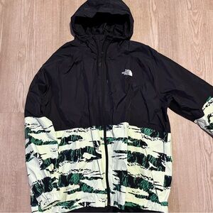 The North Face - Men's Black and Patterned Raincoat